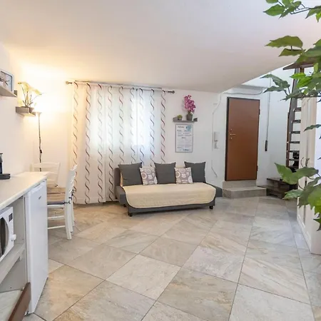 Le Mura Station Modern House - Parcheggio & Wi-fi Gratis Φεράρα
